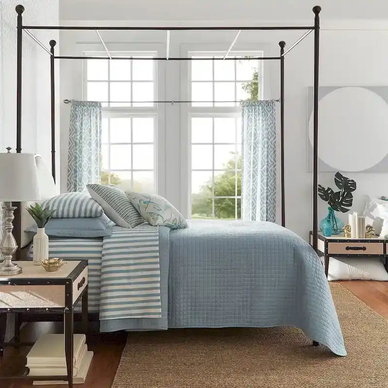 Cama de Dossel de Linho Creme com Estrutura em Cerejeira Castanha