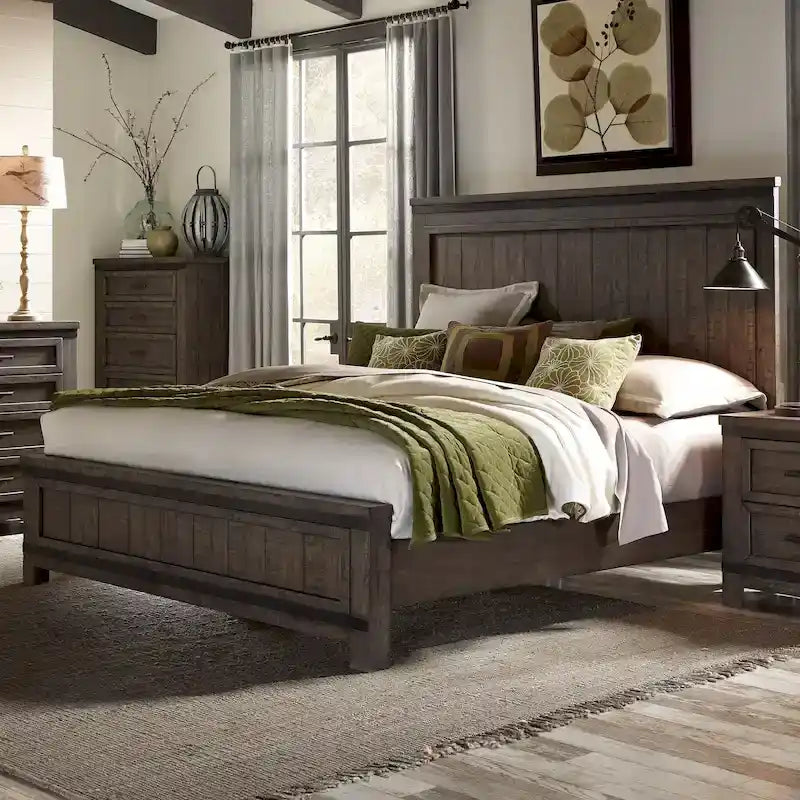 Thornwood Hills Rock Beaten Gray with Saw Cuts Queen Panel Bed